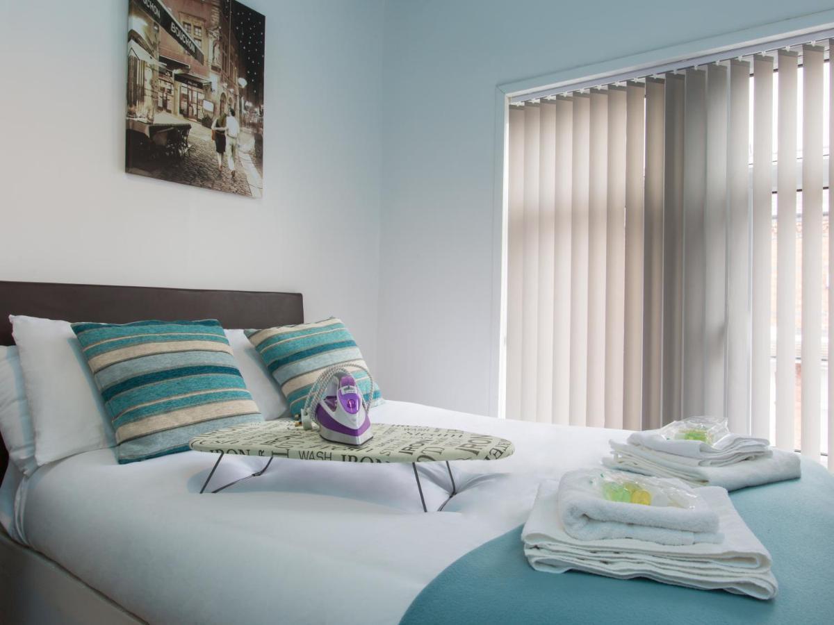 Bed and Breakfast Townhouse @ West Avenue Крю Екстер'єр фото
