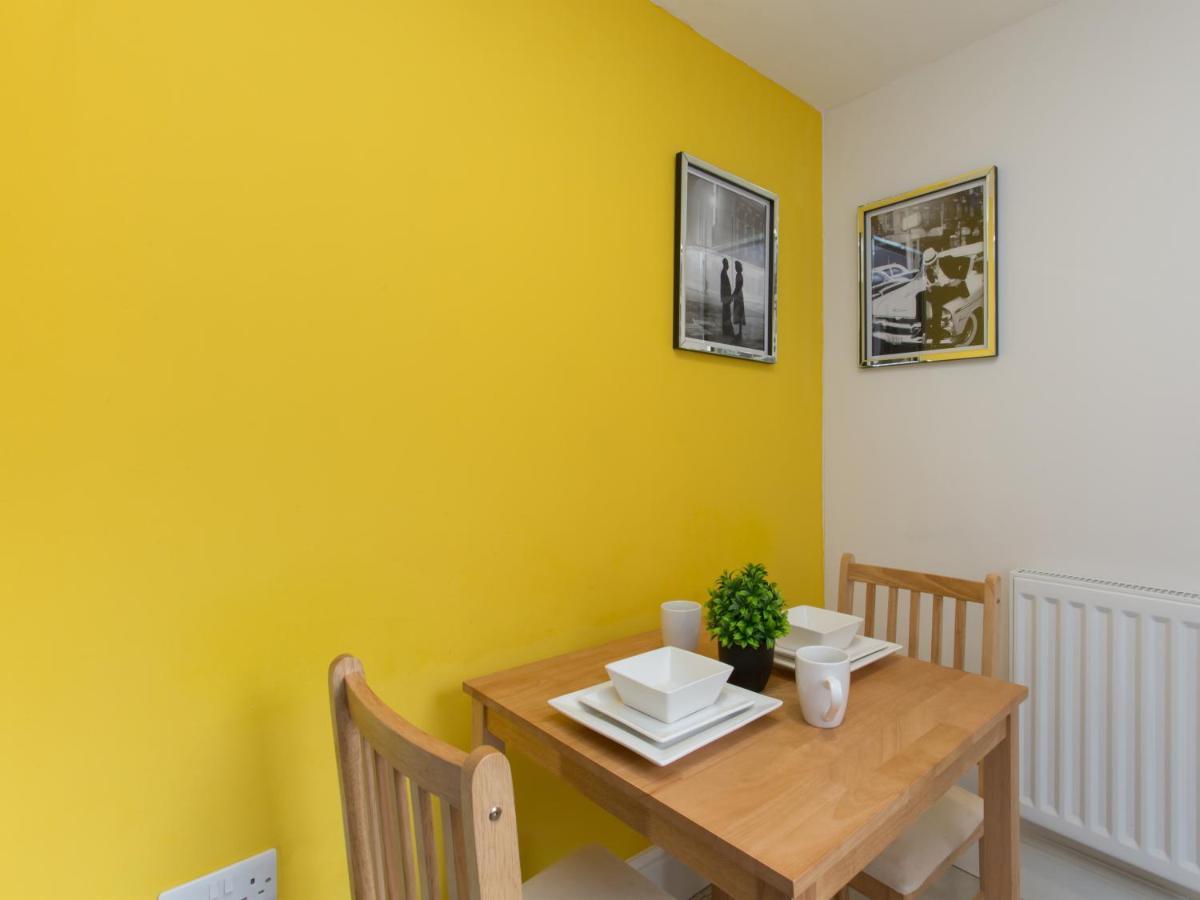 Bed and Breakfast Townhouse @ West Avenue Крю Екстер'єр фото
