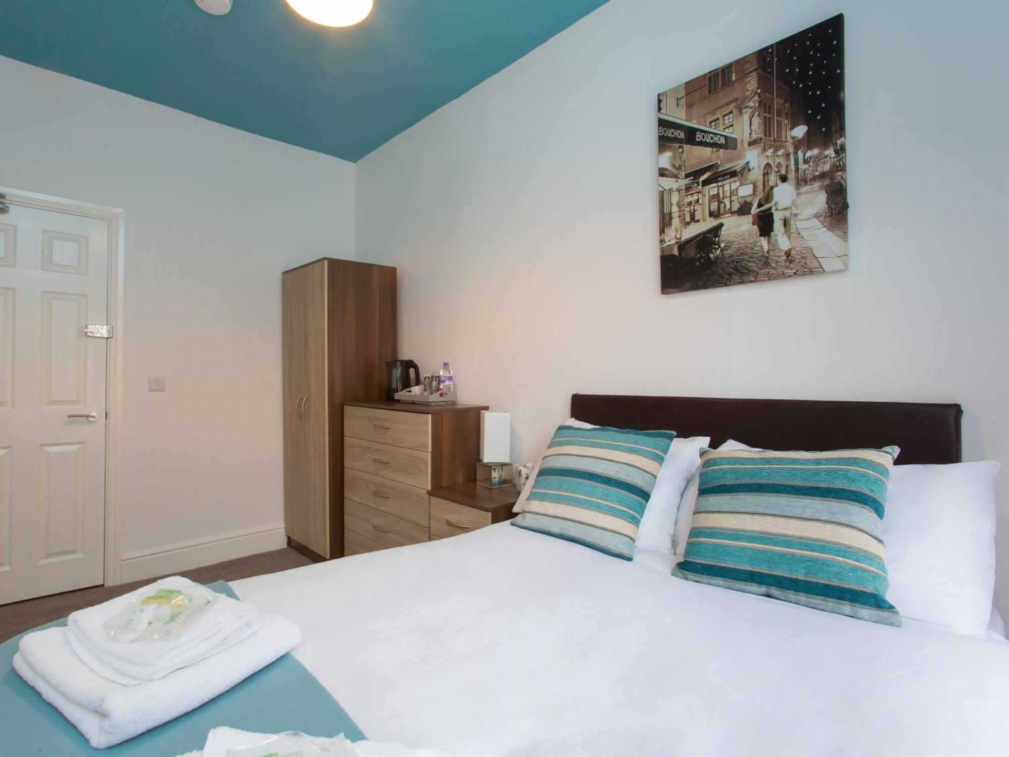 Bed and Breakfast Townhouse @ West Avenue Крю Номер фото
