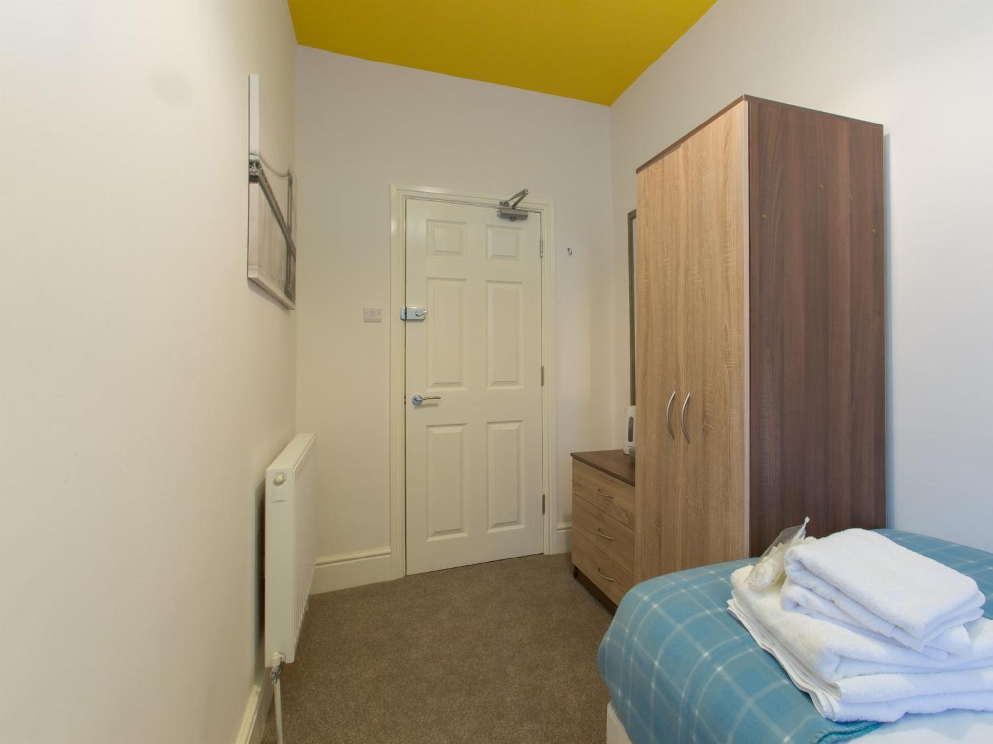 Bed and Breakfast Townhouse @ West Avenue Крю Екстер'єр фото