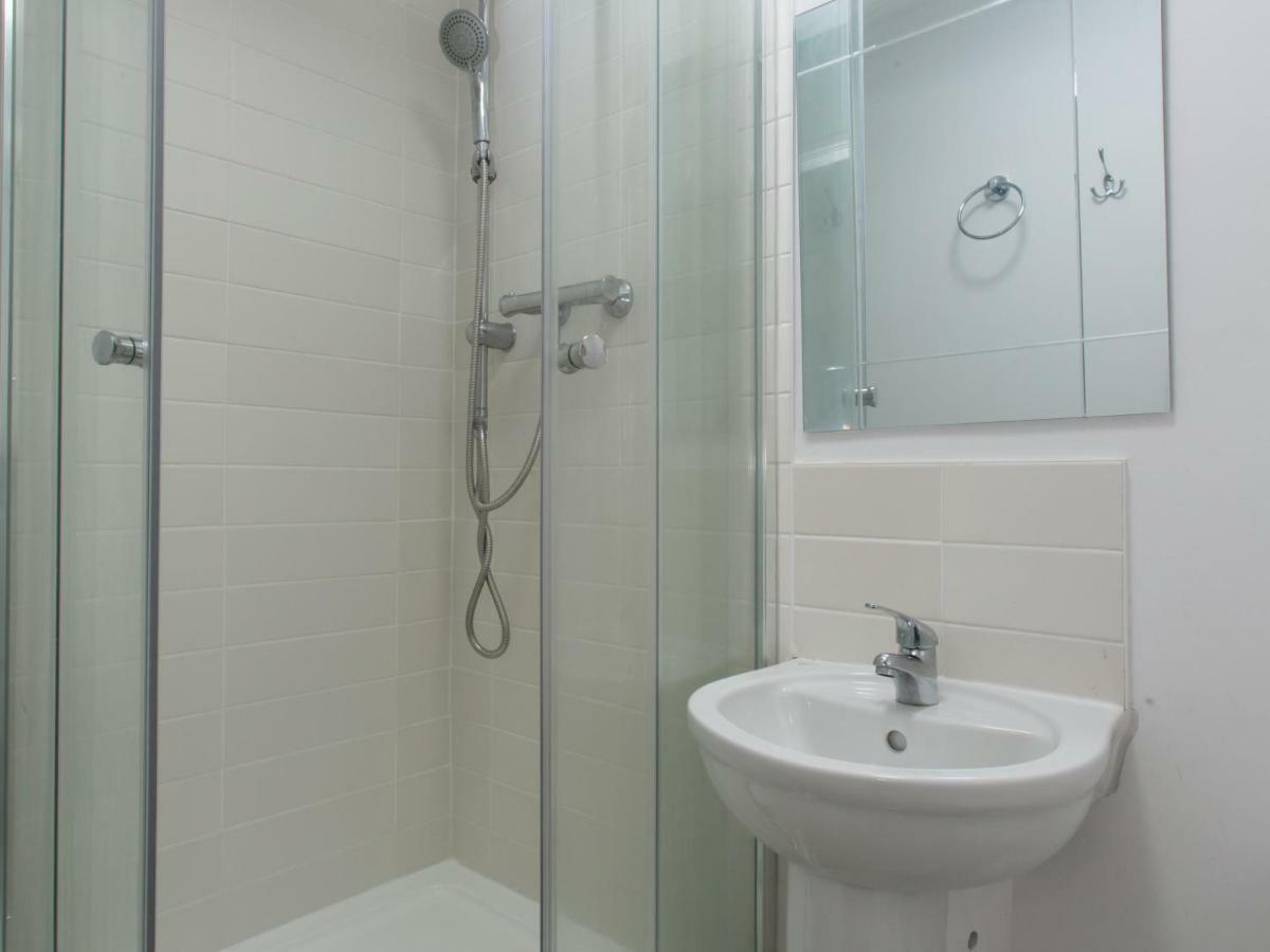 Bed and Breakfast Townhouse @ West Avenue Крю Екстер'єр фото